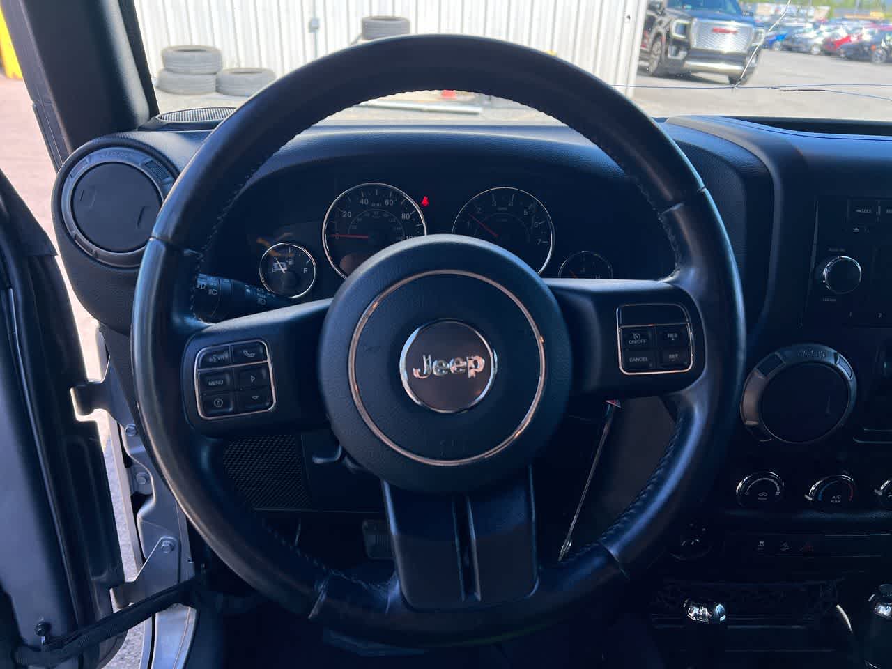 Thumbnail: 2018 Jeep Wrangler - 14