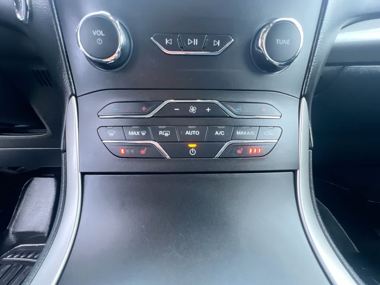Thumbnail: 2020 Ford Edge - 19