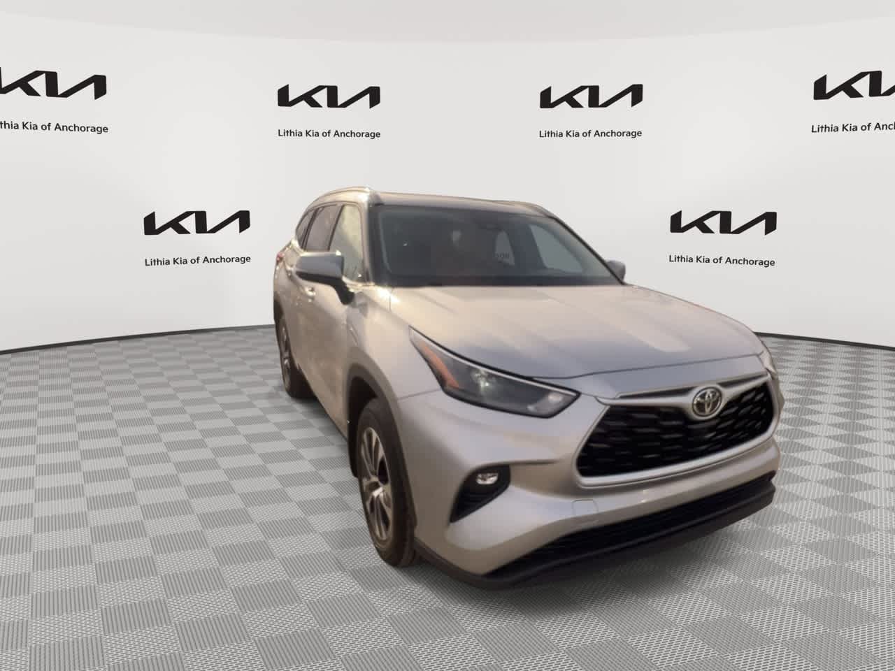 Thumbnail: 2023 Toyota Highlander - 3