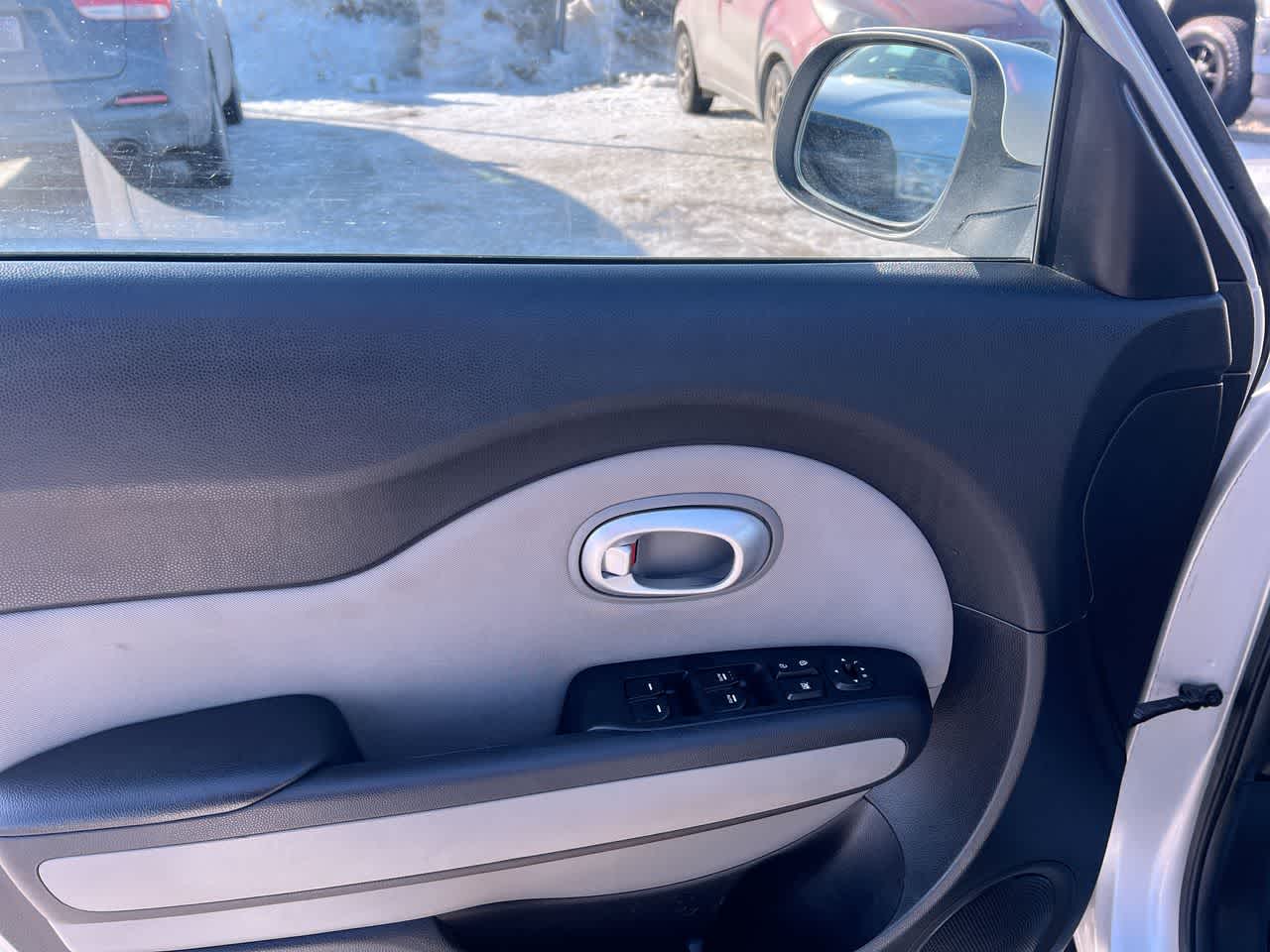 Thumbnail: 2014 Kia Soul - 13