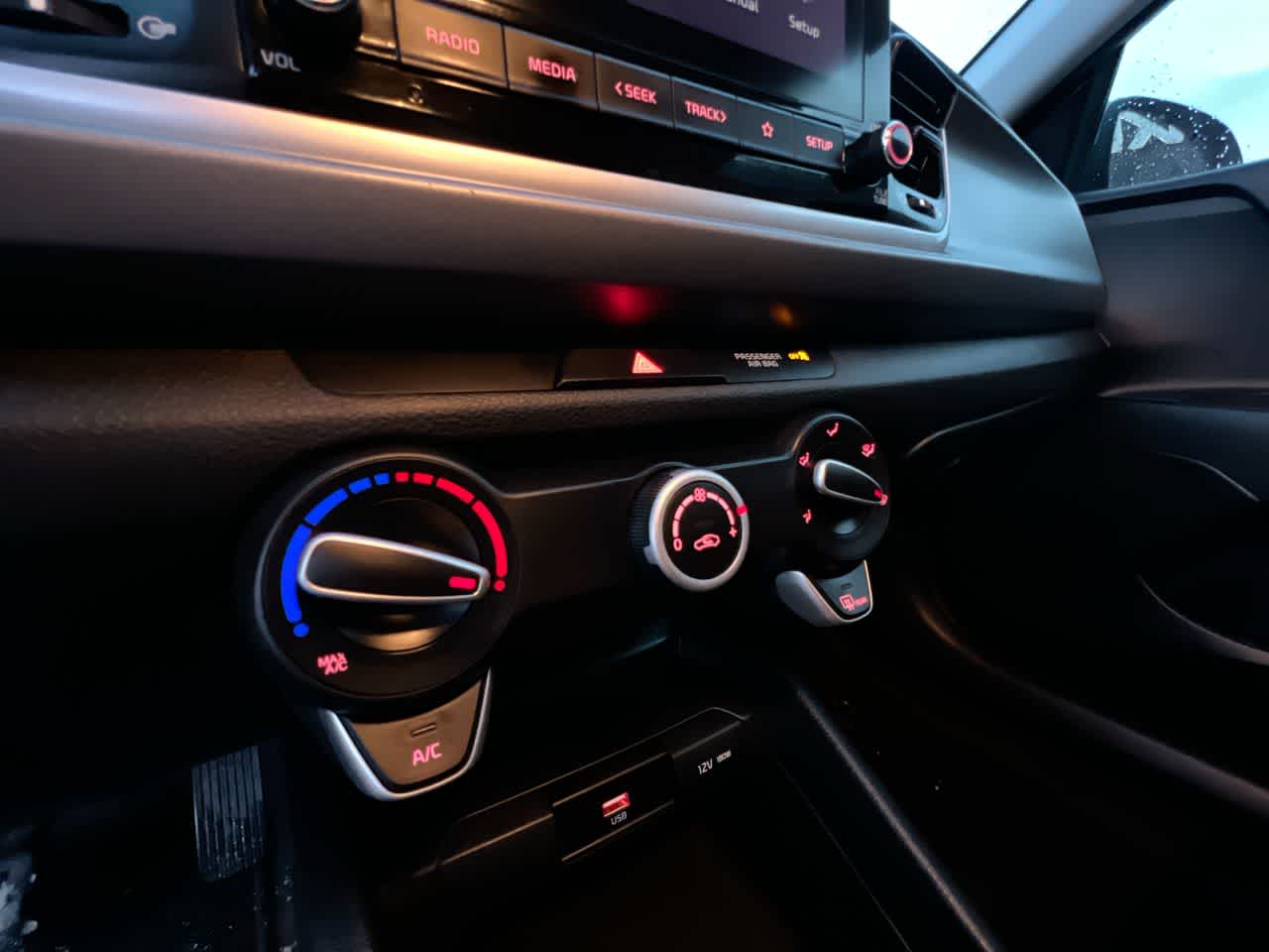 Thumbnail: 2023 Kia Rio - 19