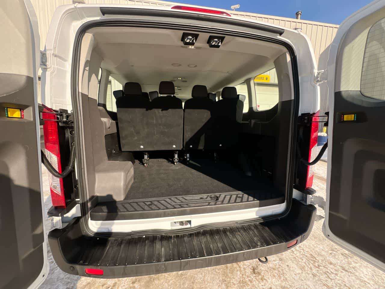 Thumbnail: 2023 Ford Econoline - 25