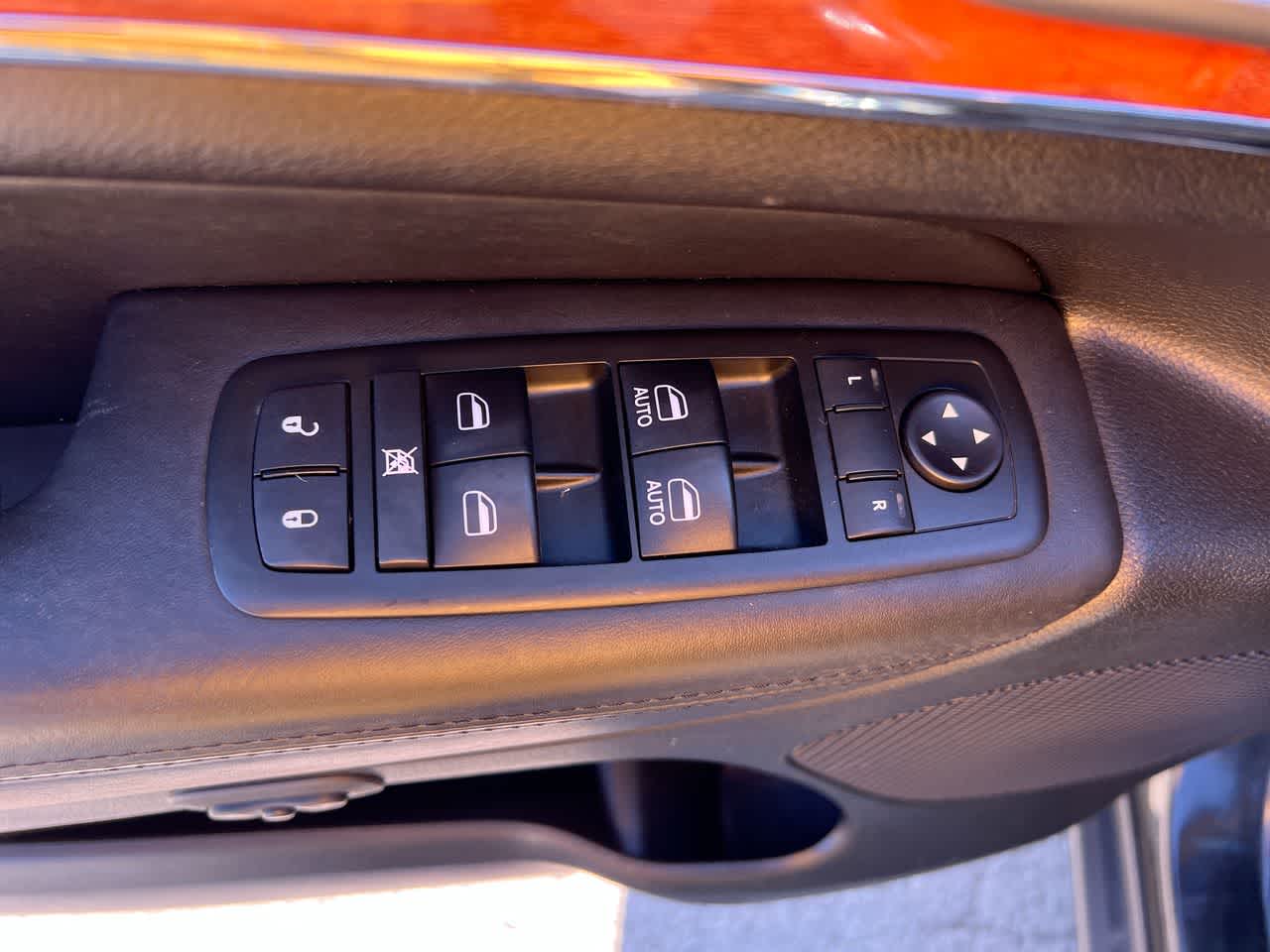 Thumbnail: 2012 Jeep Grand Cherokee - 13