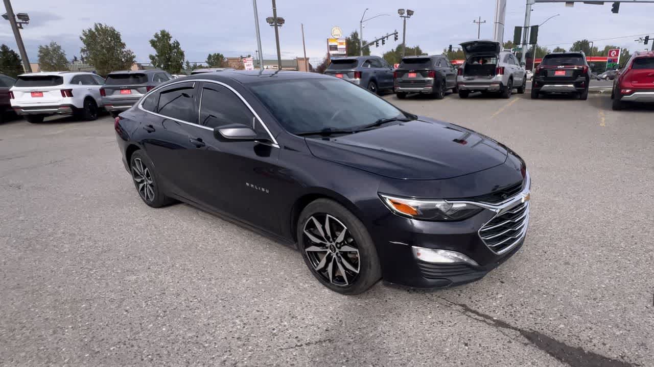 2022 Chevrolet Malibu 1LT photo 2