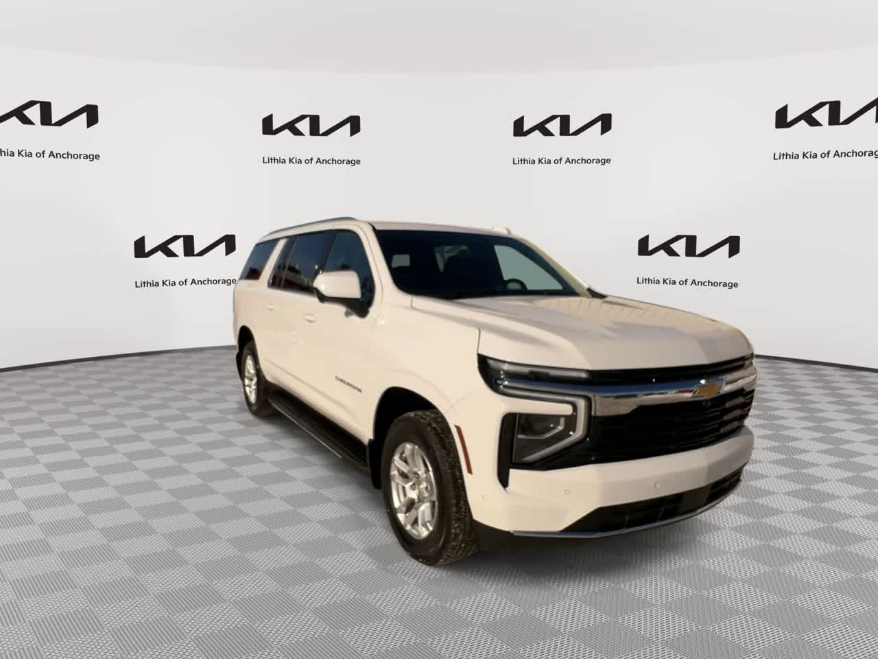 Thumbnail: 2025 Chevrolet Suburban - 3