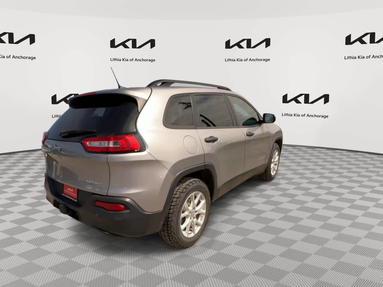 Thumbnail: 2016 Jeep Cherokee - 9