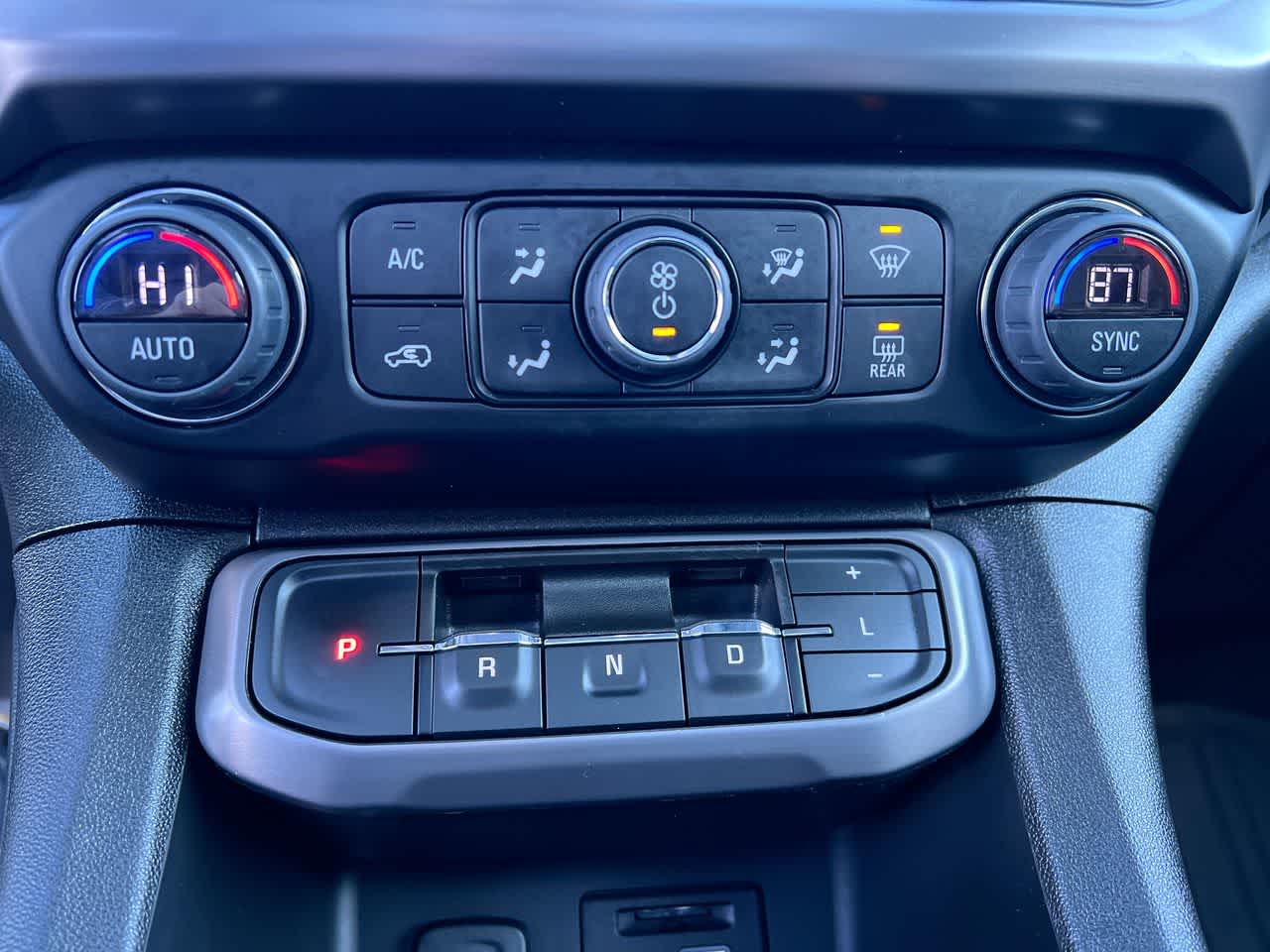 Thumbnail: 2023 GMC Acadia - 19