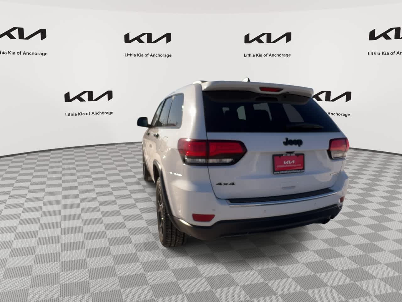 Thumbnail: 2020 Jeep Grand Cherokee - 7