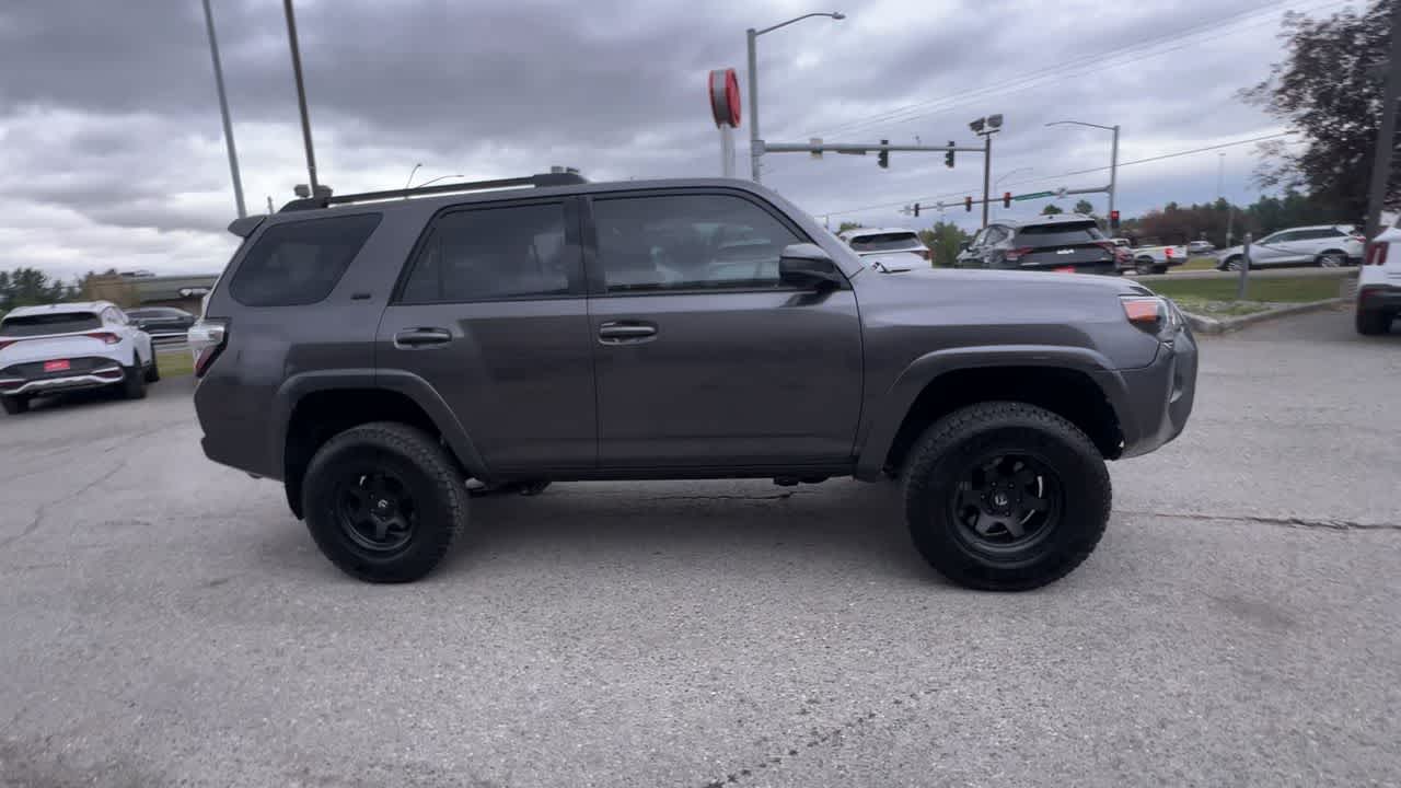 Thumbnail: 2019 Toyota 4Runner - 9