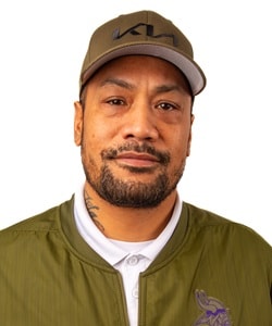 Staff member Richard SueSue from ID_e282103600cd