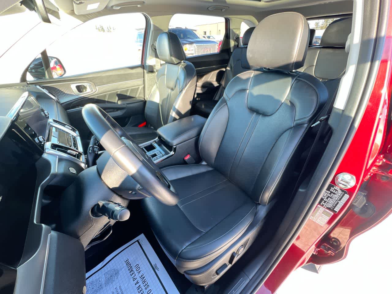 Thumbnail: 2023 Kia Sorento - 11