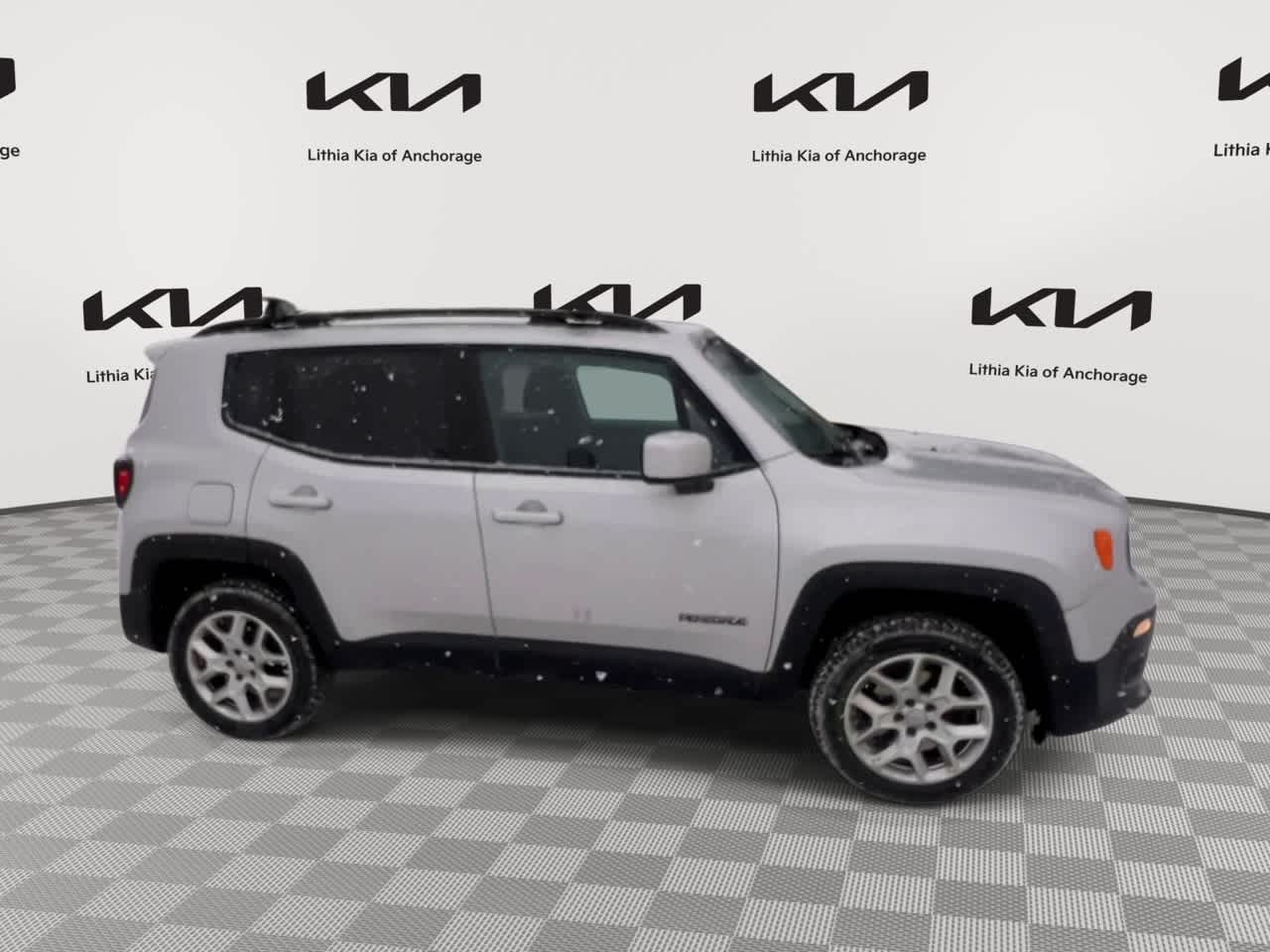 Thumbnail: 2015 Jeep Renegade - 9