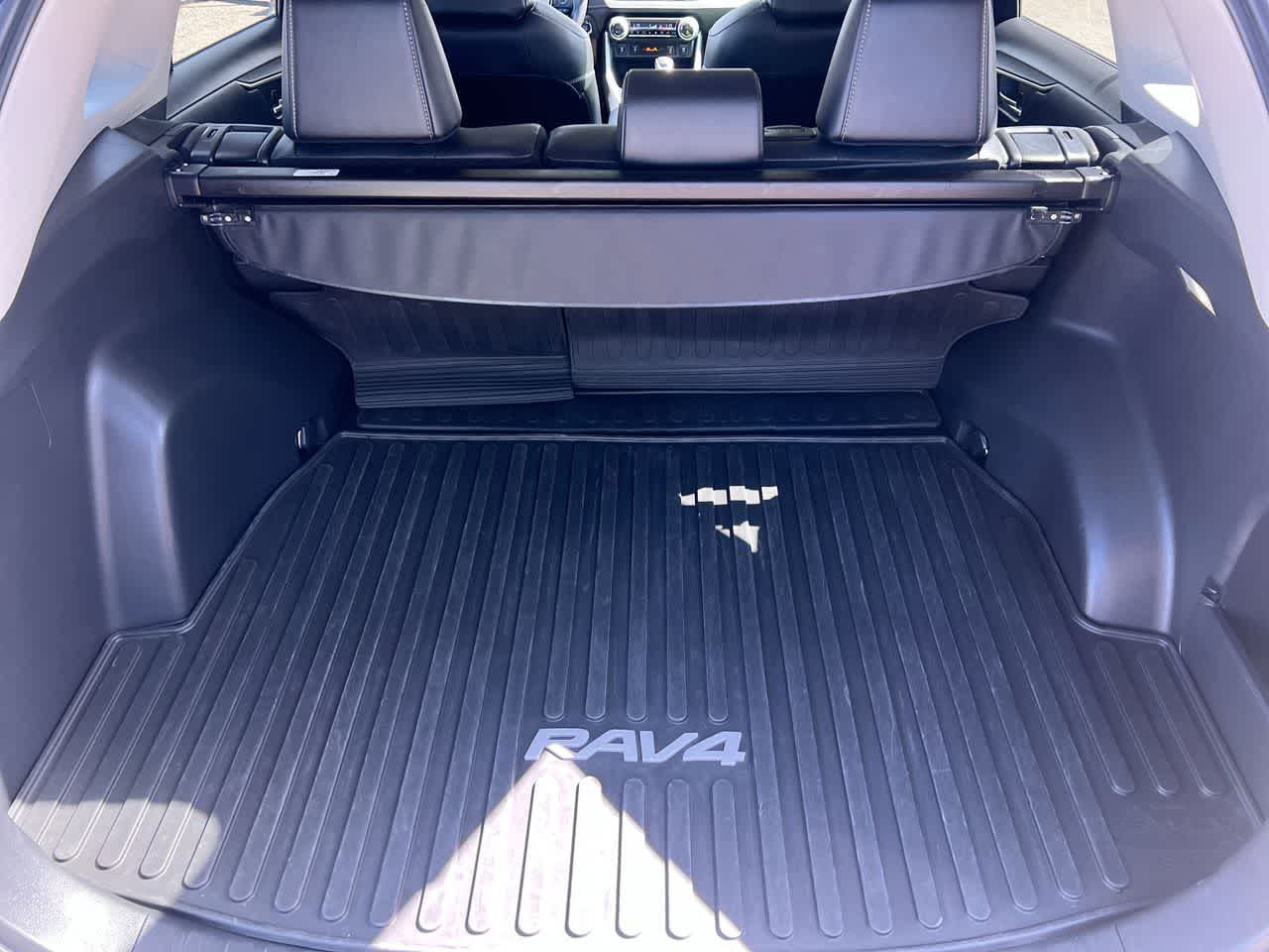 Thumbnail: 2023 Toyota RAV4 - 25