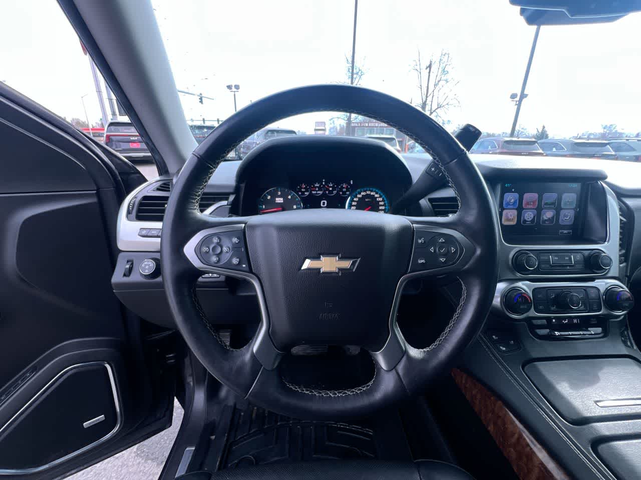 Thumbnail: 2017 Chevrolet Tahoe - 14