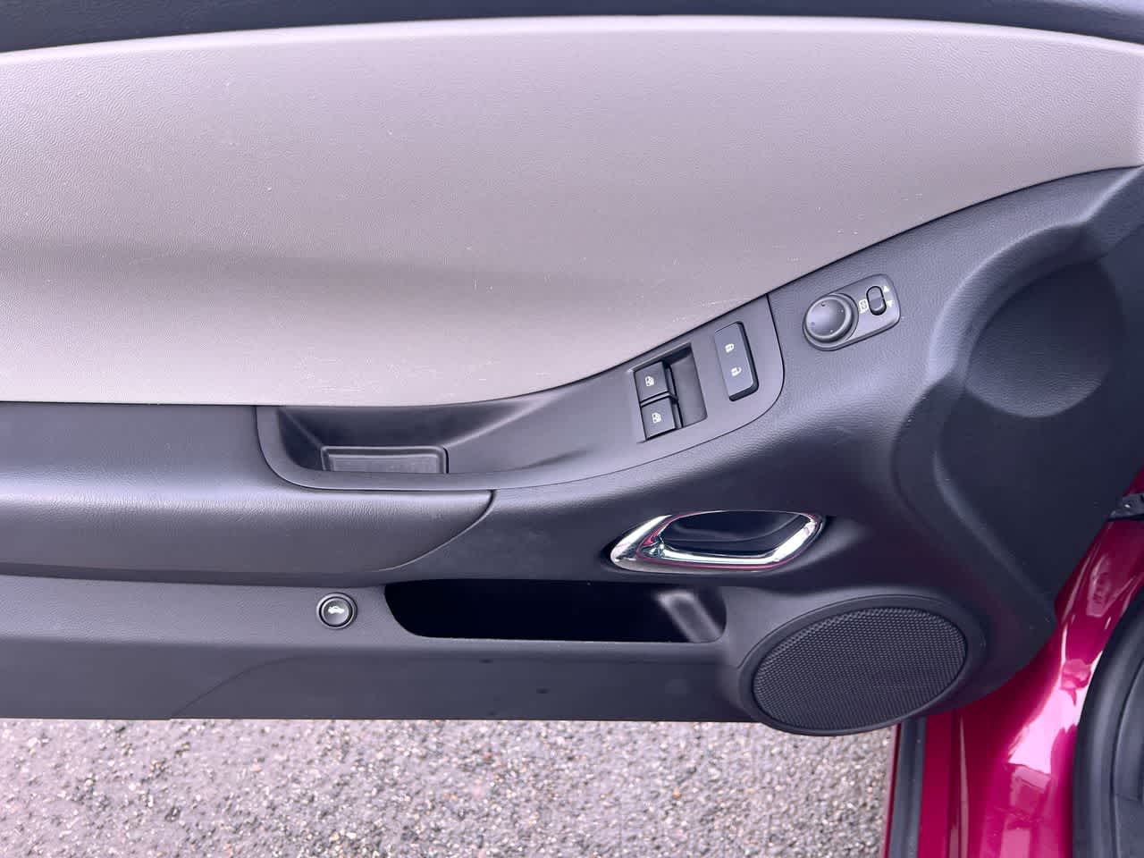 Thumbnail: 2014 Chevrolet Camaro - 13