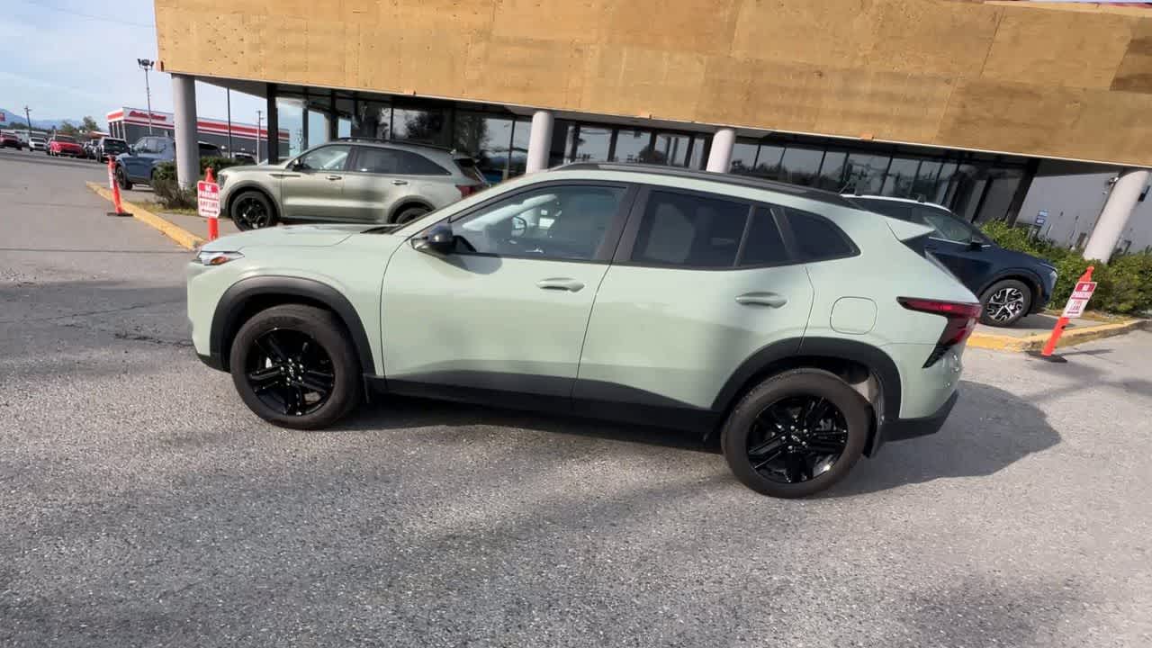 Thumbnail: 2025 Chevrolet Trax - 5
