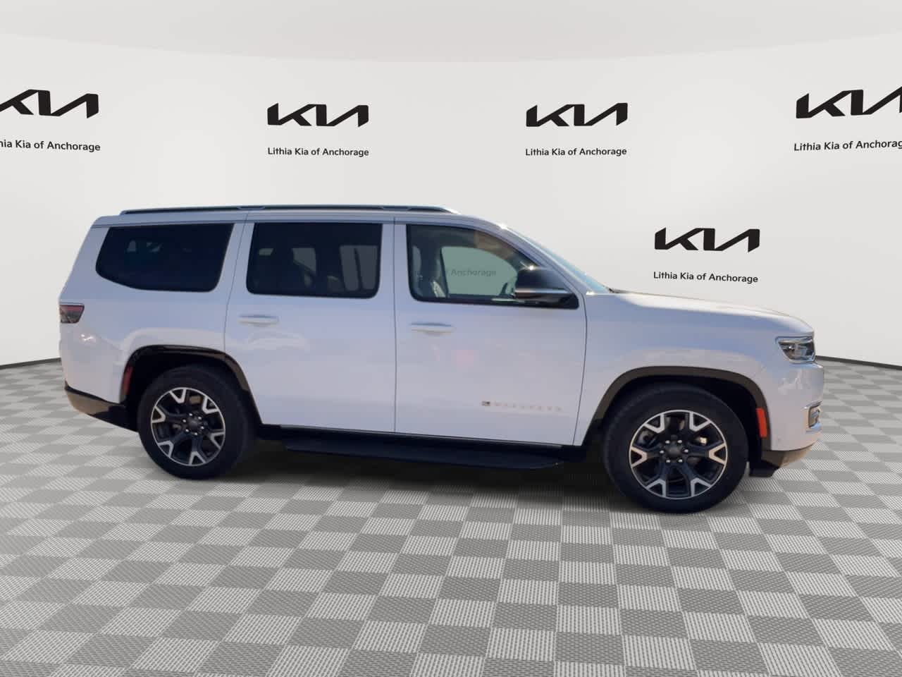 Thumbnail: 2024 Jeep Wagoneer - 7