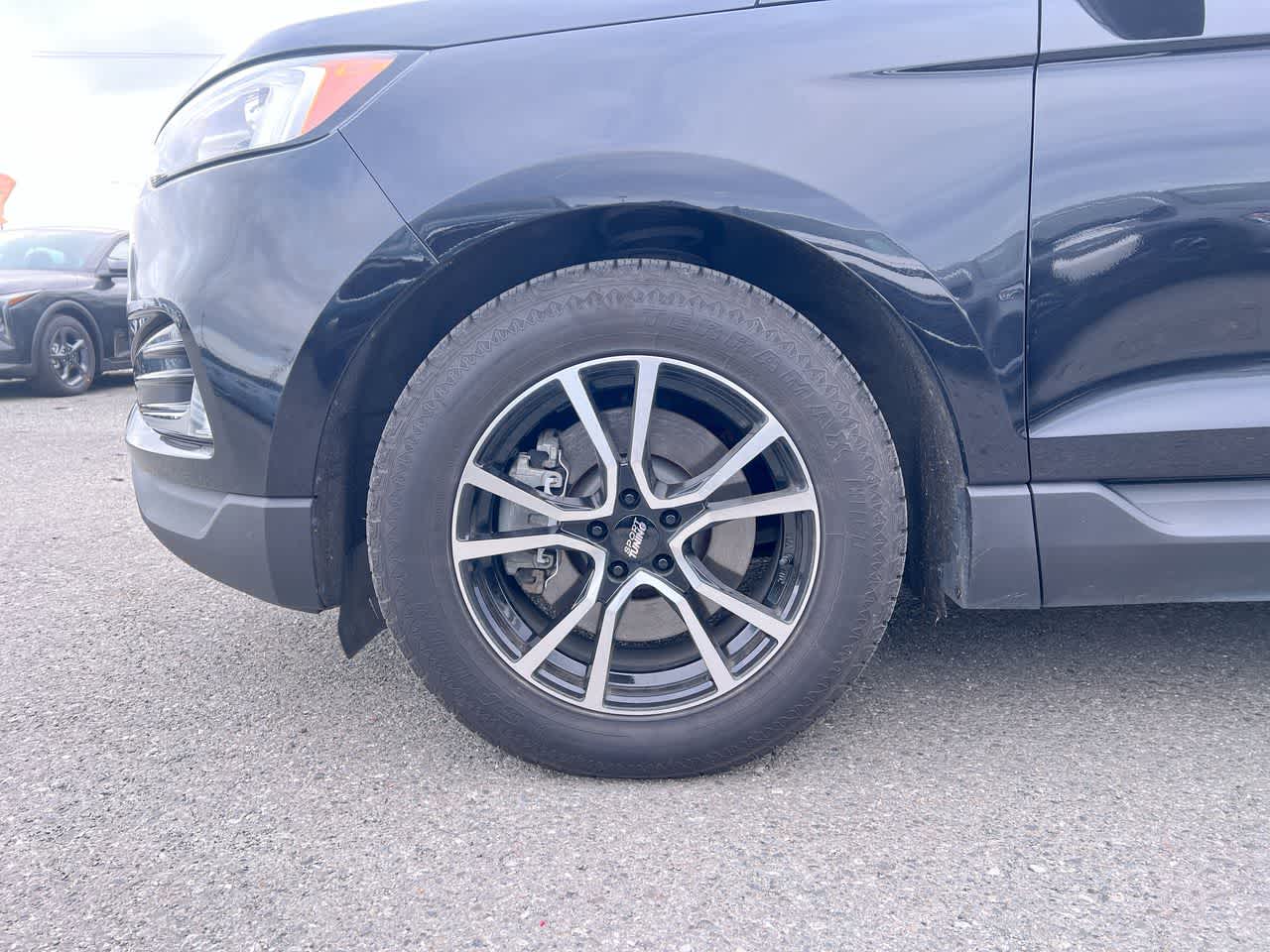 Thumbnail: 2020 Ford Edge - 10