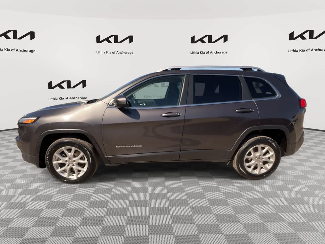 Thumbnail: 2016 Jeep Cherokee - 6