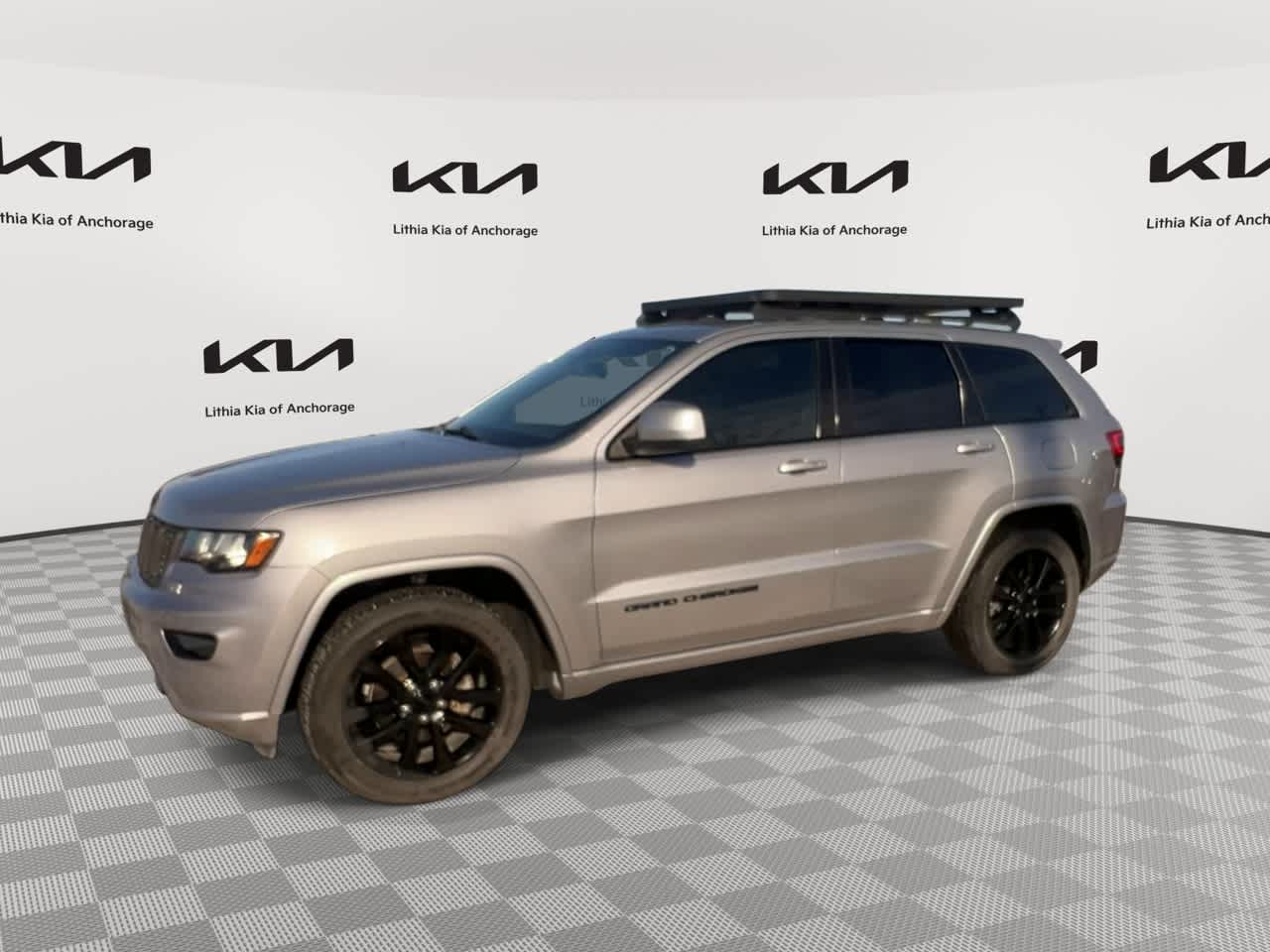 Thumbnail: 2017 Jeep Grand Cherokee - 5