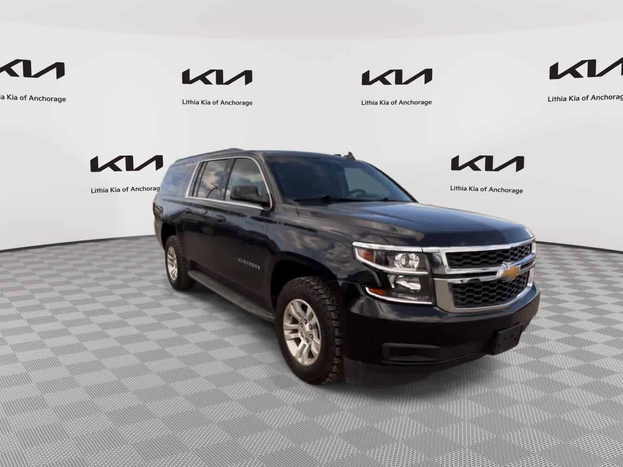 Thumbnail: 2019 Chevrolet Suburban - 3