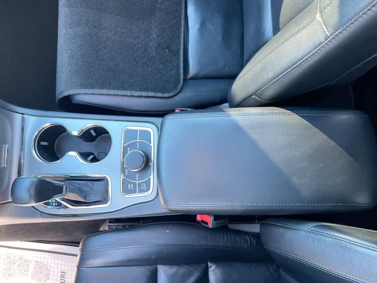 Thumbnail: 2020 Jeep Grand Cherokee - 21