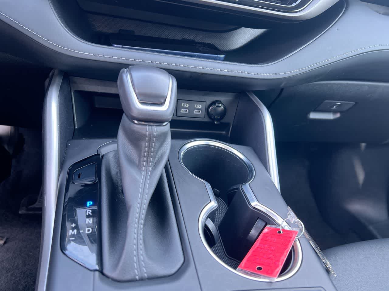 Thumbnail: 2023 Toyota Highlander - 20