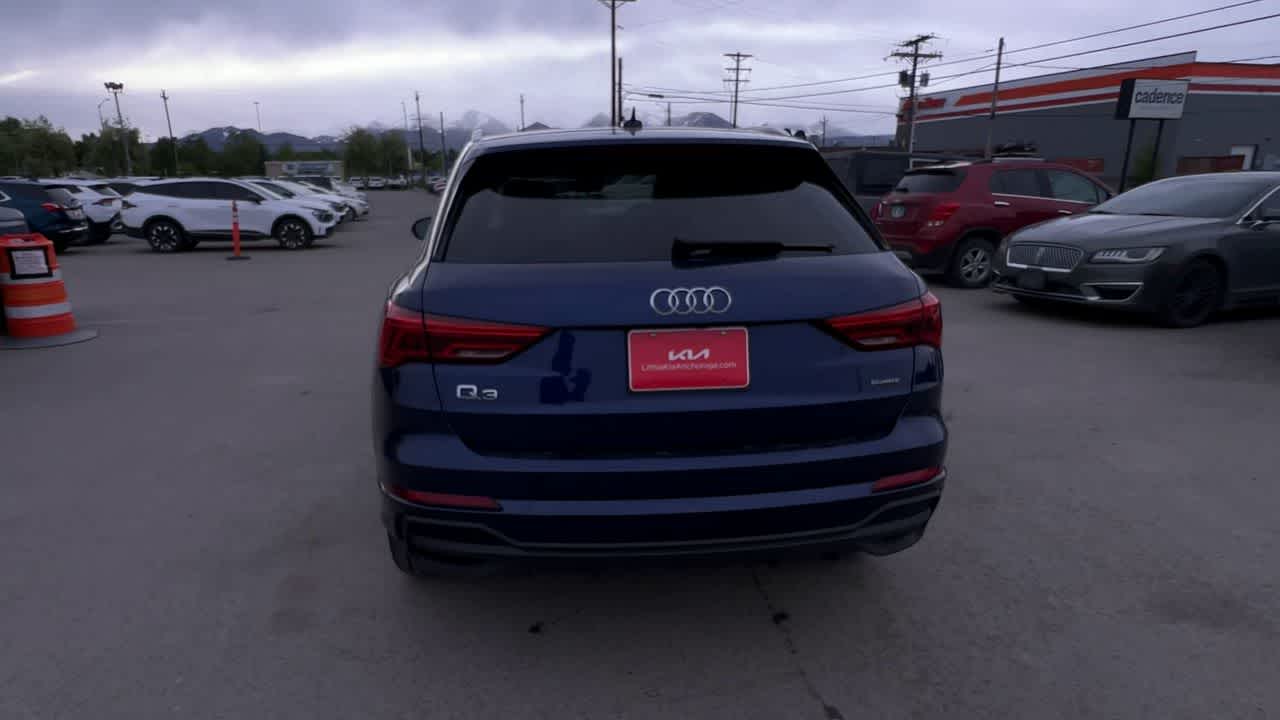 Thumbnail: 2023 Audi Q3 - 7