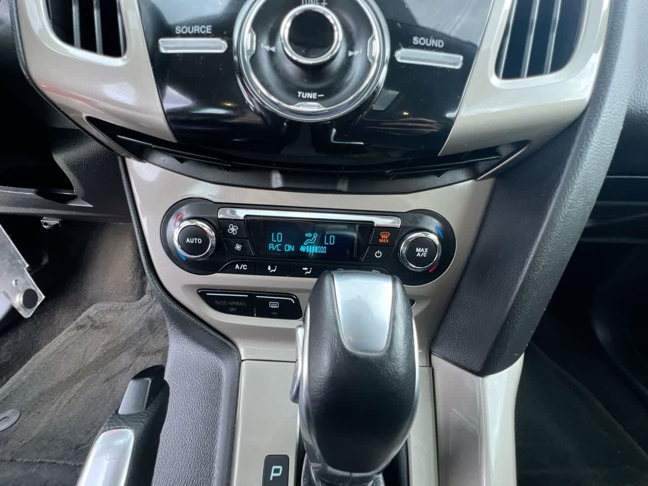 Thumbnail: 2012 Ford Focus - 19