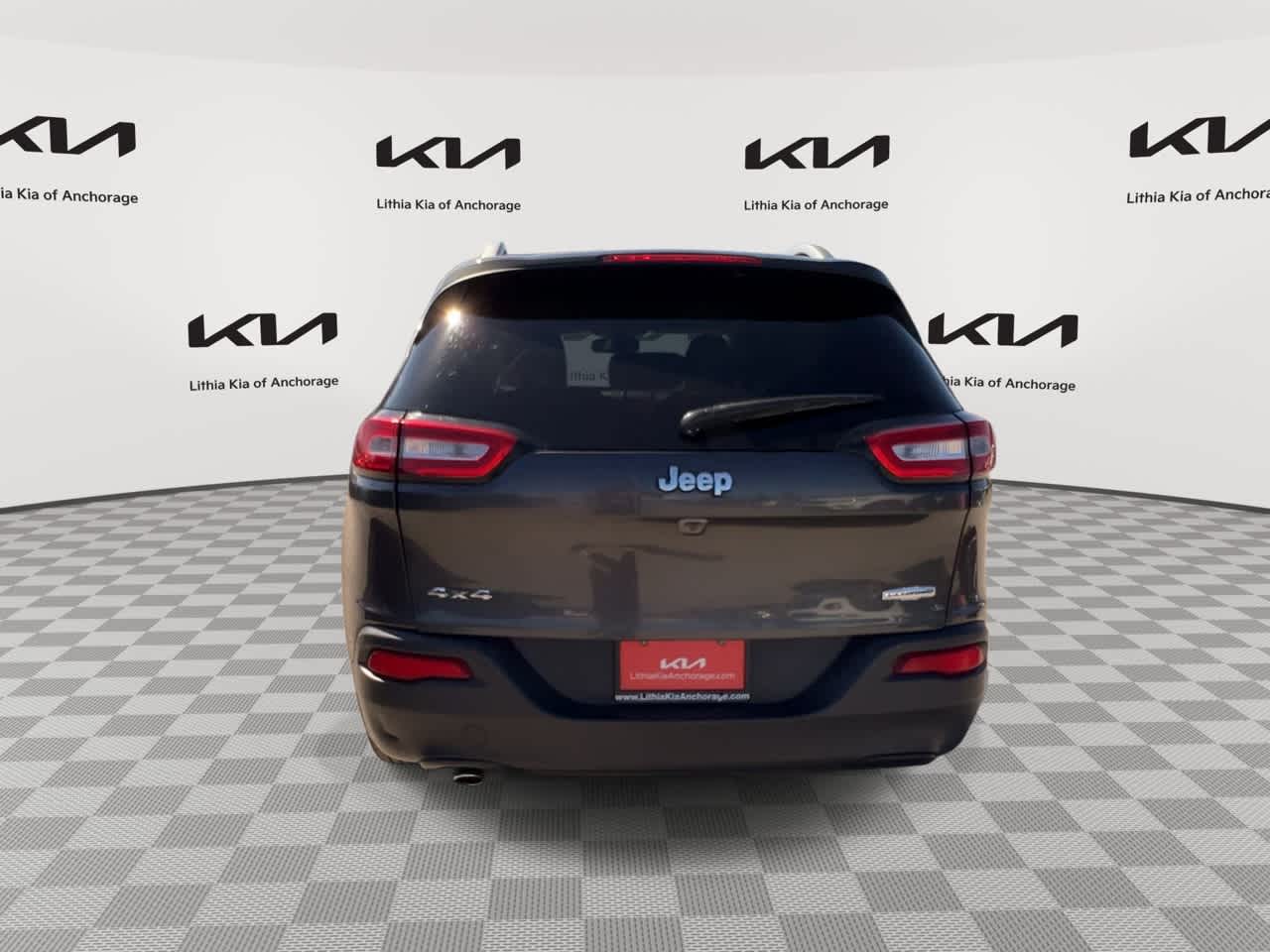 Thumbnail: 2016 Jeep Cherokee - 8