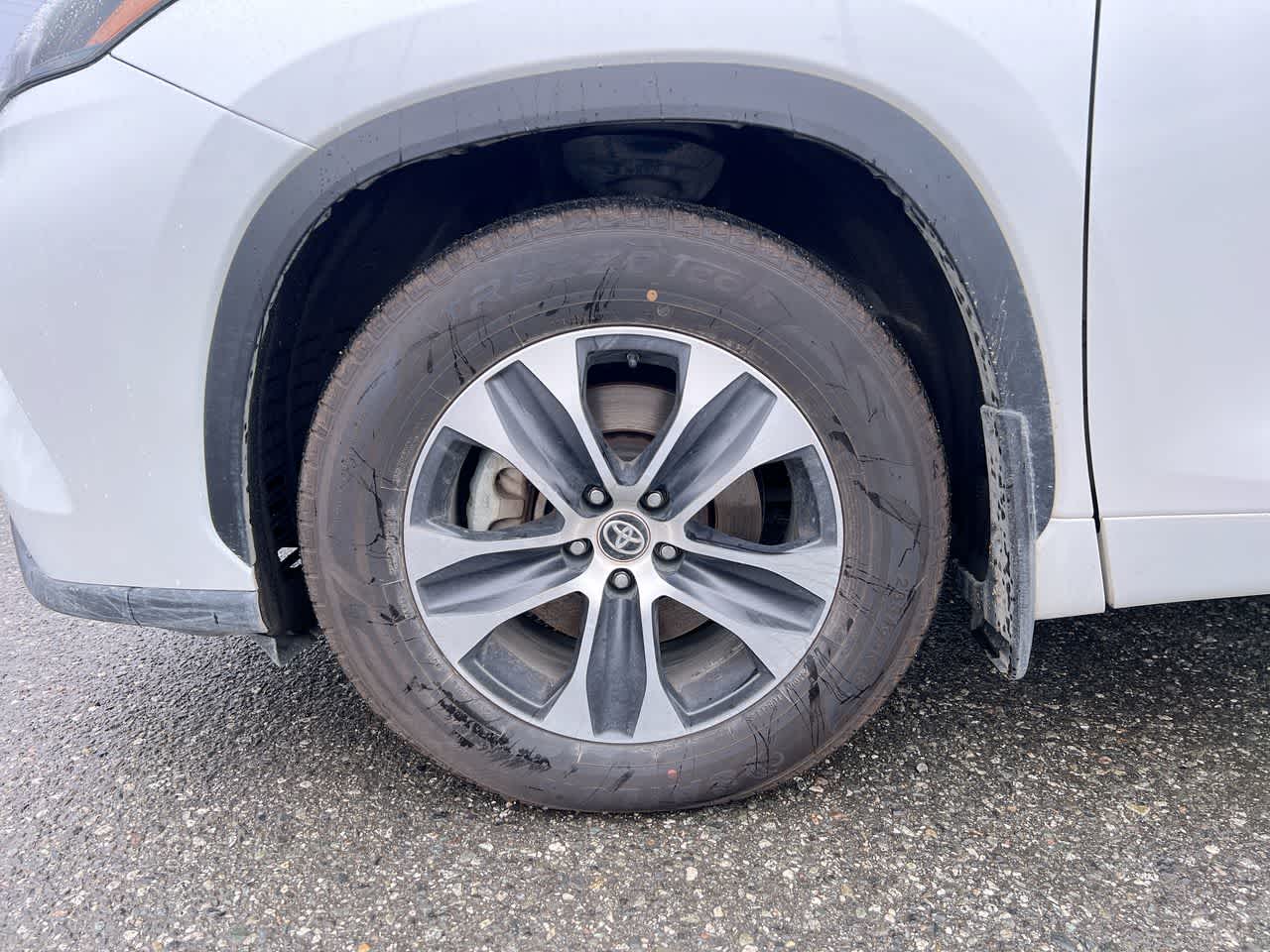 Thumbnail: 2024 Toyota Highlander - 10