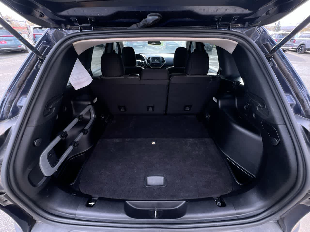 2015 Jeep Cherokee Sport 25