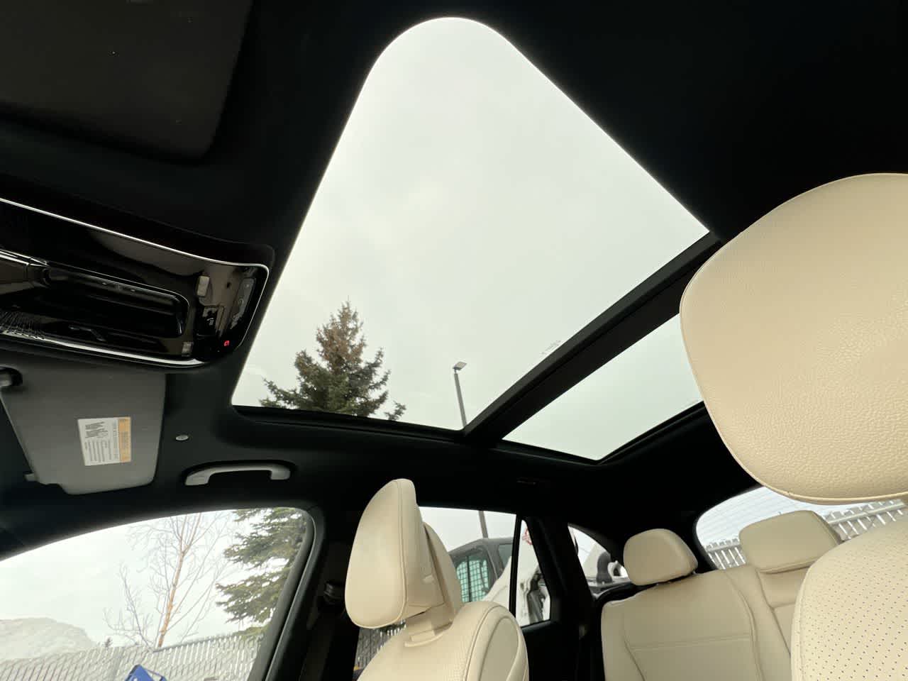 Thumbnail: 2024 Mercedes-Benz GLC - 22