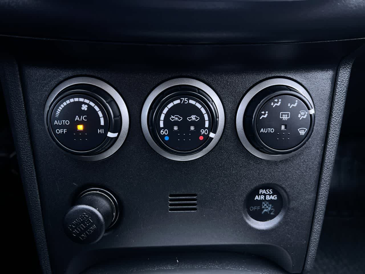 Thumbnail: 2013 Nissan Rogue - 19