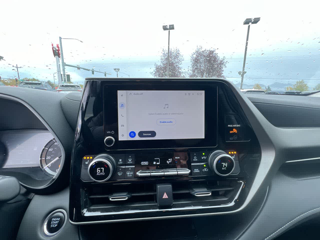 Thumbnail: 2024 Toyota Highlander - 16