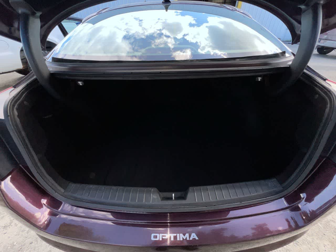 Thumbnail: 2012 Kia Optima - 25