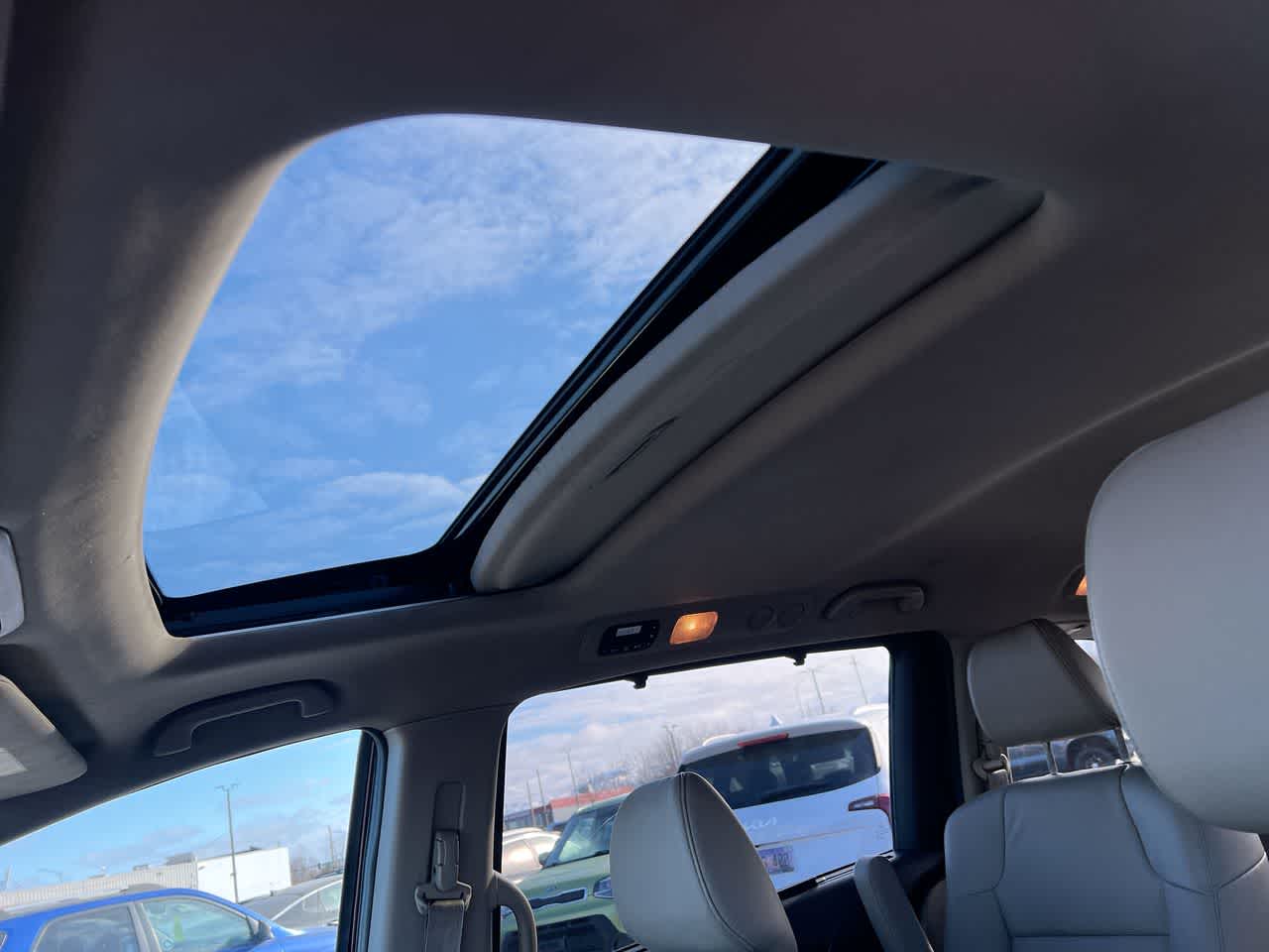 Thumbnail: 2015 Honda Odyssey - 22