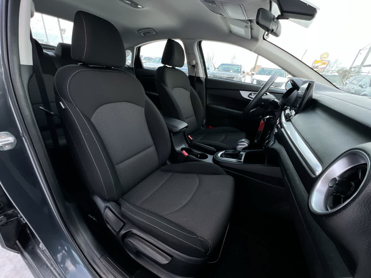 Thumbnail: 2023 Kia Forte - 28