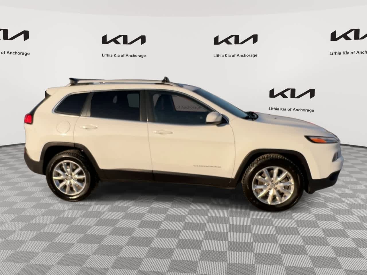 Thumbnail: 2015 Jeep Cherokee - 8