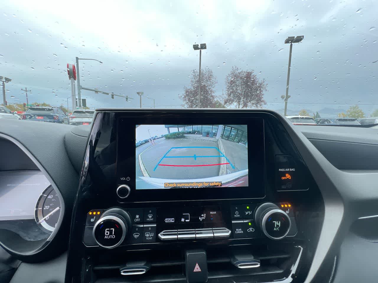 Thumbnail: 2024 Toyota Highlander - 17