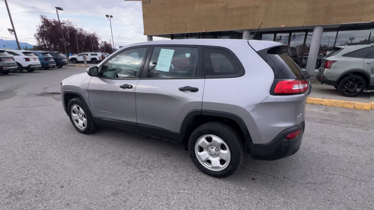 Thumbnail: 2016 Jeep Cherokee - 6