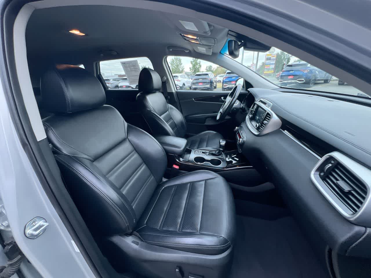 Thumbnail: 2019 Kia Sorento - 28