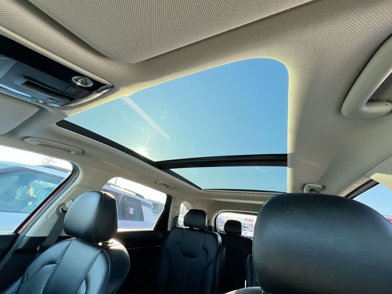 Thumbnail: 2023 Kia Sorento - 22