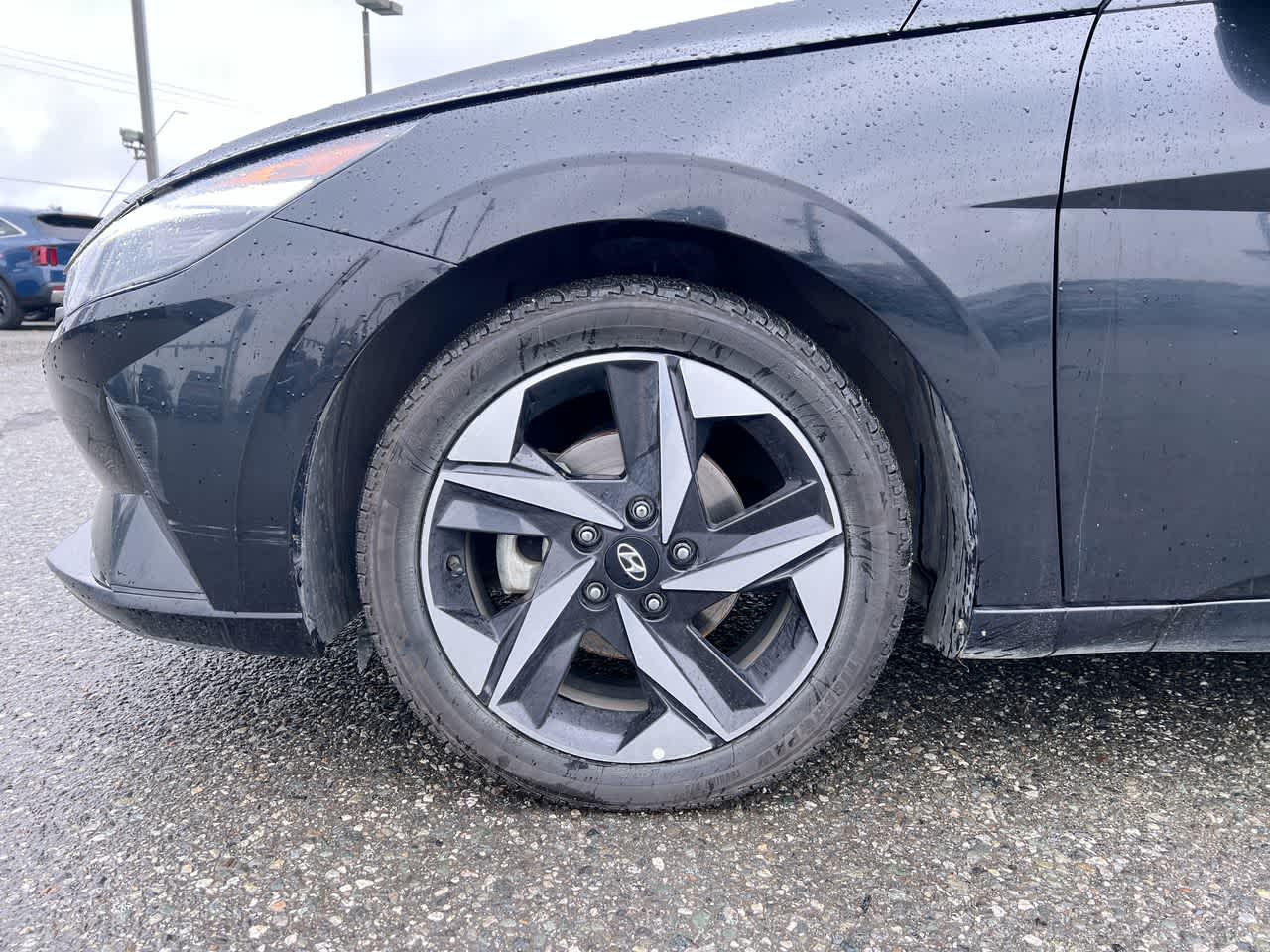 2023 Hyundai Elantra SEL photo 2