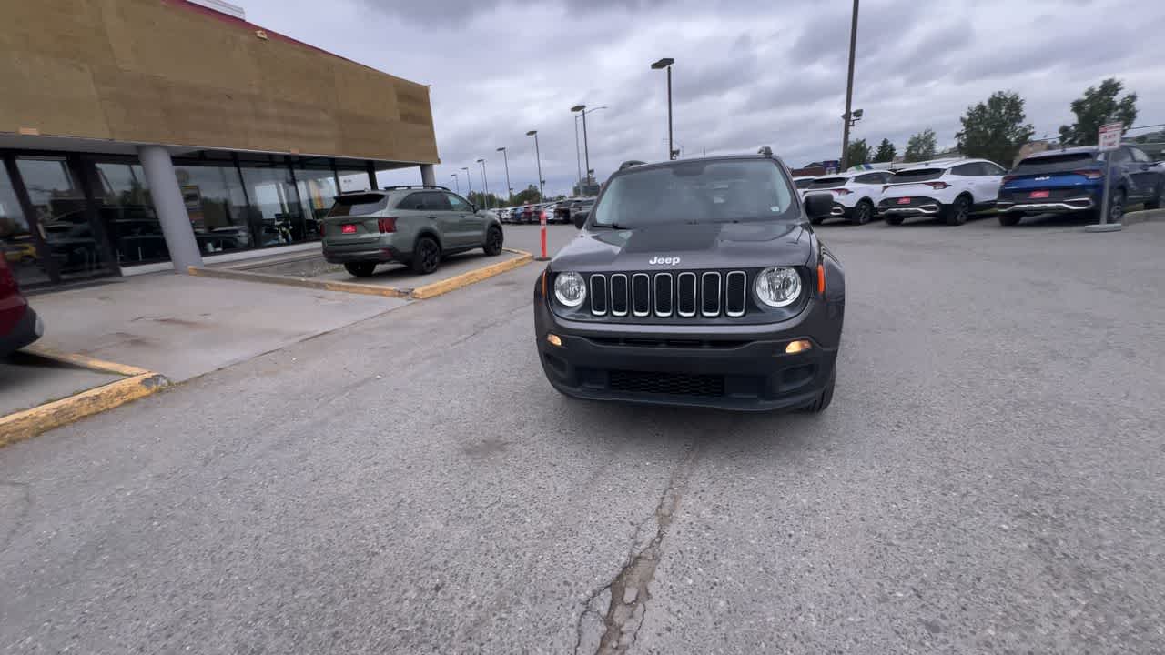 Thumbnail: 2016 Jeep Renegade - 3