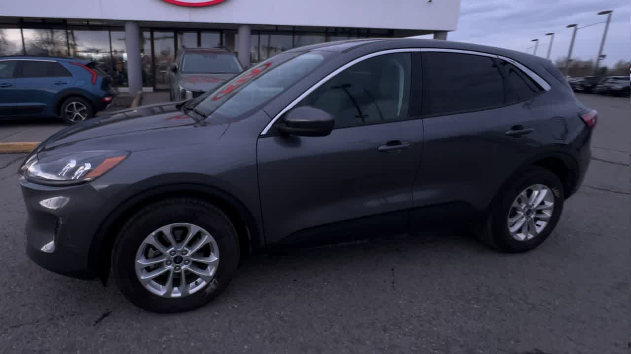 Thumbnail: 2021 Ford Escape - 4