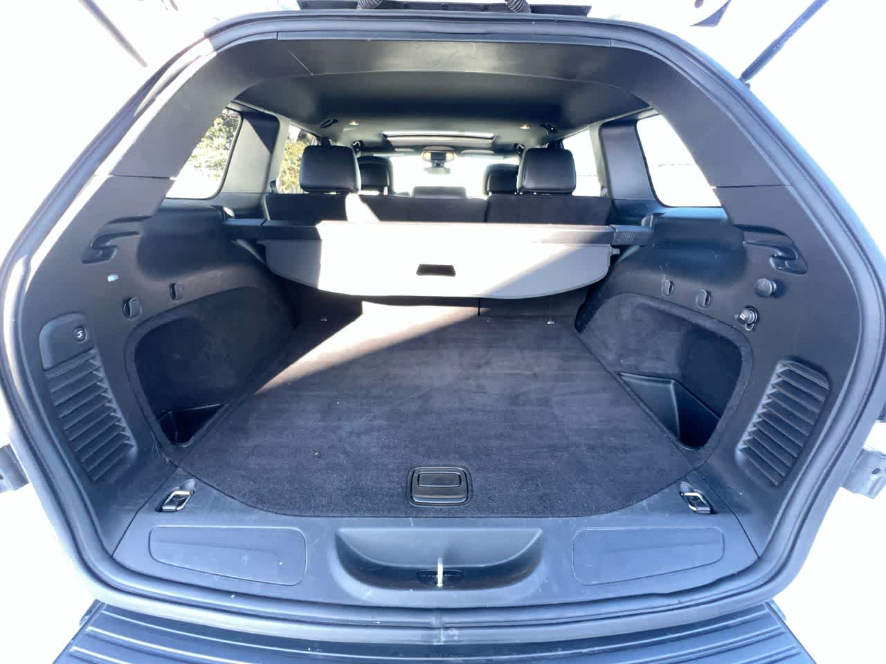 Thumbnail: 2020 Jeep Grand Cherokee - 25