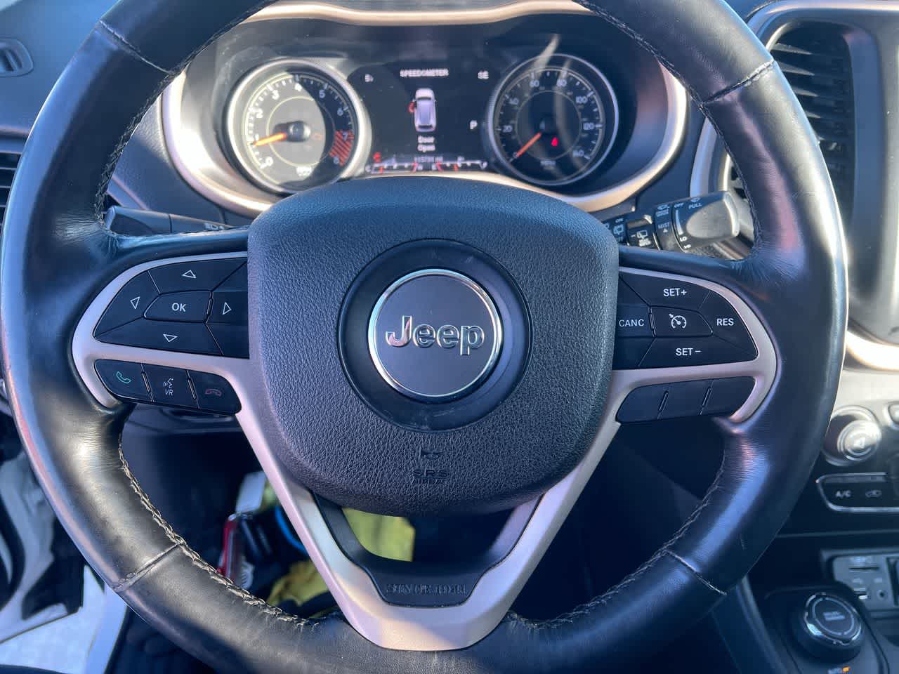 Thumbnail: 2015 Jeep Cherokee - 14