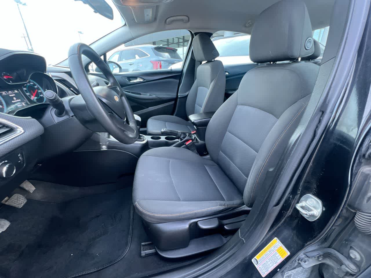 Thumbnail: 2018 Chevrolet Cruze - 11
