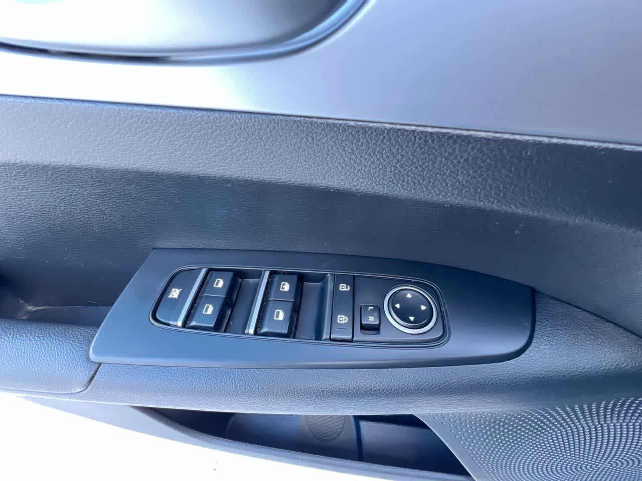 Thumbnail: 2023 Kia Forte - 13